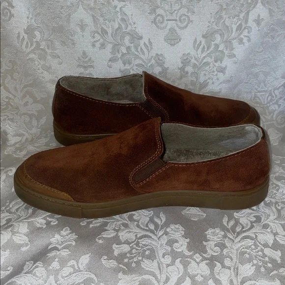 Frye Women’s Rich Brown Suede Slip-Ons.  Size 7.5 M - Picture 2 of 8
